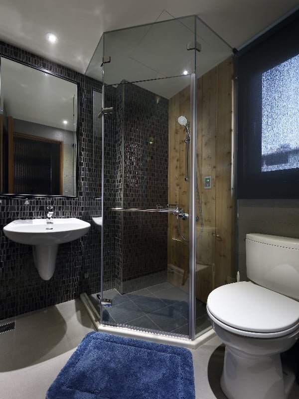 Whitebridge Shower Screens